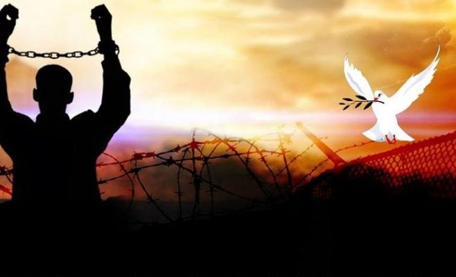 الاحتلال يمنع أي اتصال مع الأسرى