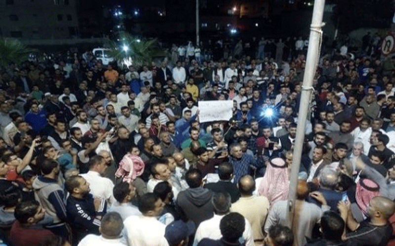 بالصور .. مادبا تهتف : لاملقي