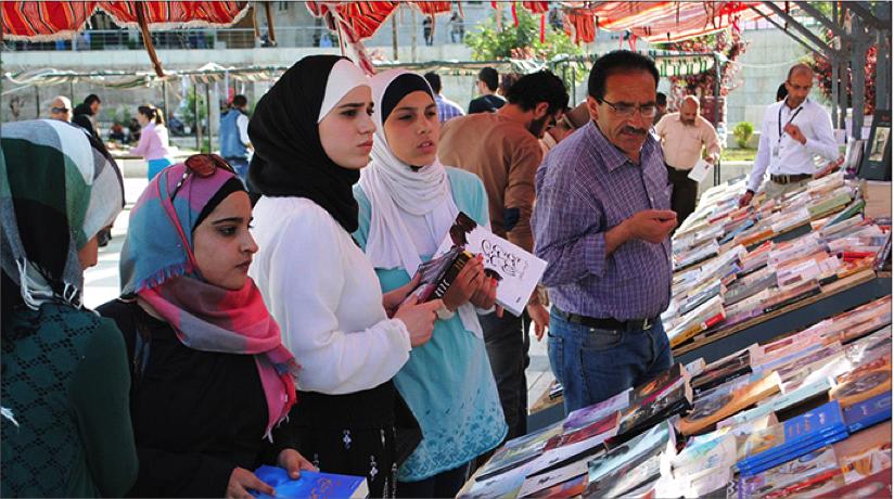 مهرجان العودة الى المدارس يواصل استقبال