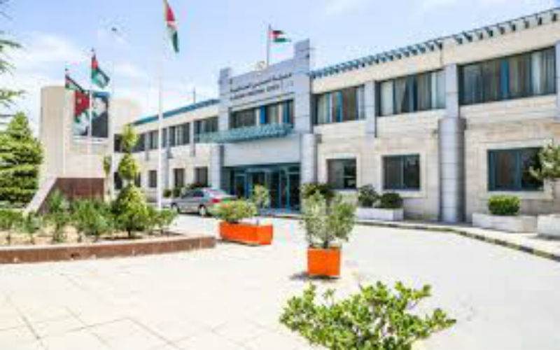 لجنة العمل بمجلس الأعيان تزور مدينة
