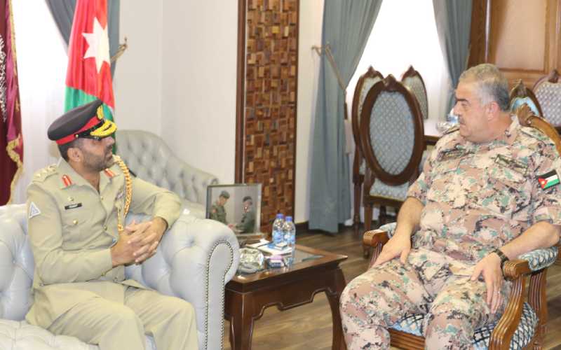 فريحات يستقبل الملحق العسكري الباكستاني