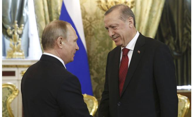 أردوغان من موسكو: تنسيق عسكري كامل