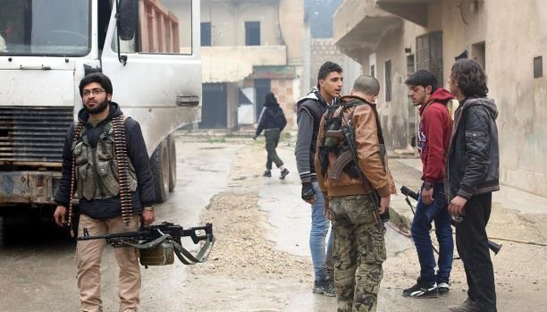 مقاتلون معارضون بشرق حلب يقولون إنهم