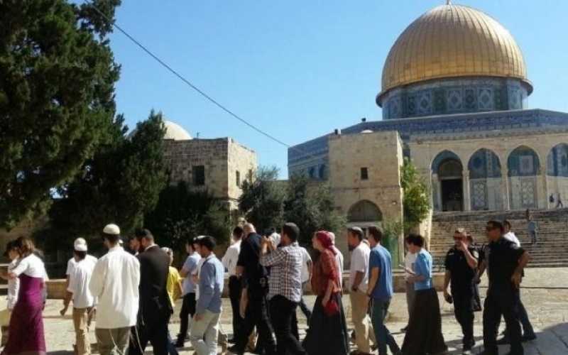 وزير الأوقاف يستنكر سماح الاحتلال الاسرائيلي