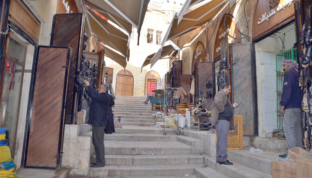 حركة تجارية نشطة في السلط