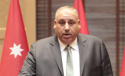 القاضي و24 نائبا يتلمسون طريقا للتعامل