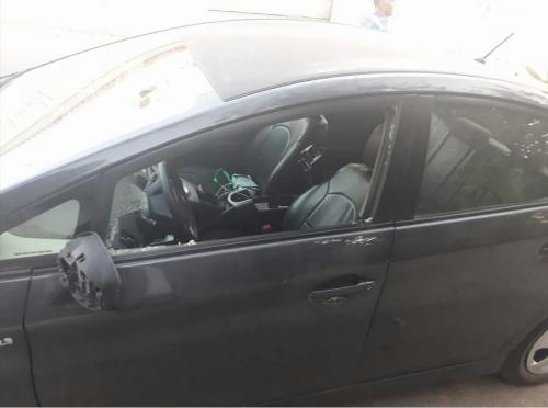 تكسير مركبة الصحفي ابو صبيح بهدف
