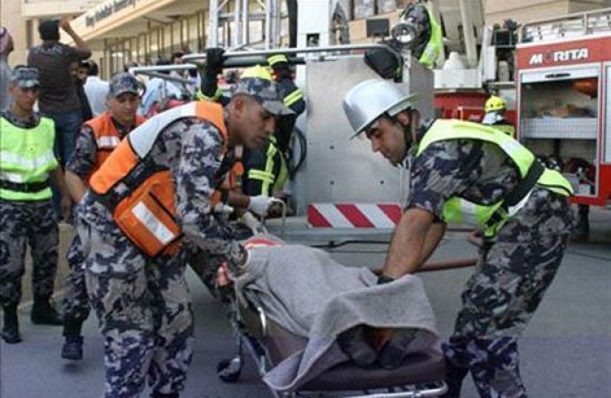 12 اصابة بحادث تصادم باص مدرسة