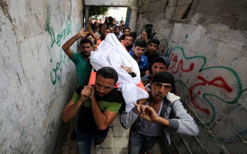استشهاد فلسطيني متأثرا بإصابته على حدود