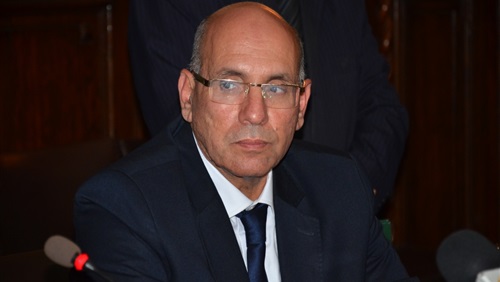 توقيف وزير الزراعة المصري في اطار
