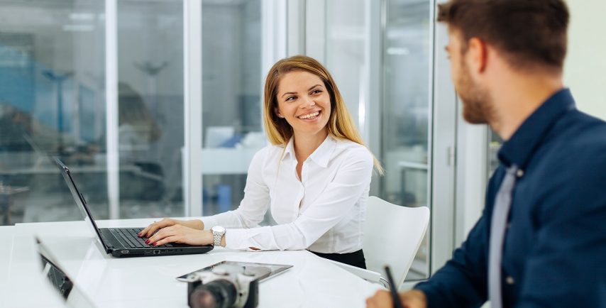 كيف ينظر الرجل إلى المرأة المستقلة