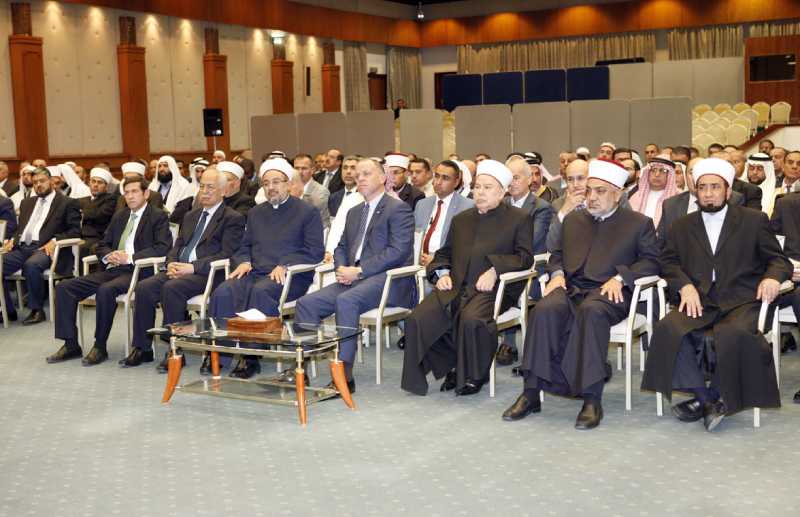 مندوبا عن الملك الأمير فيصل يرعى