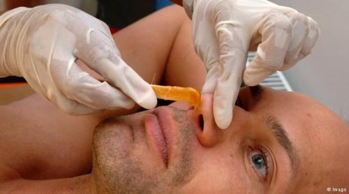 إزالة شعر الأنف يمكن أن تؤدي
