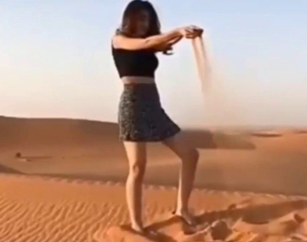 ماذا علق الداعية الغامدي على تنورة