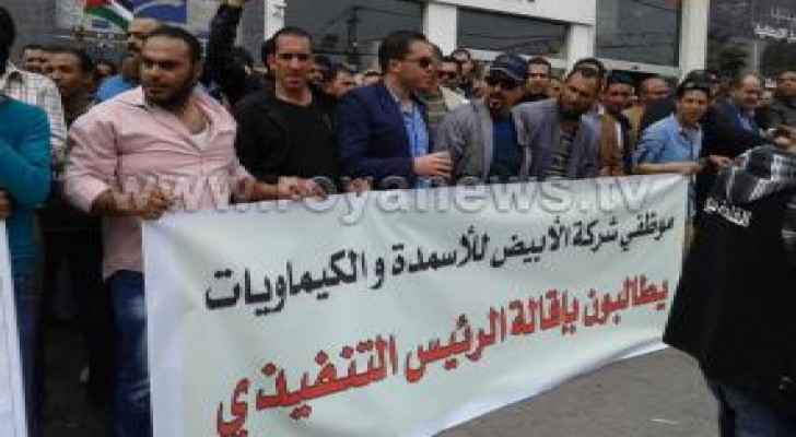 النواب يطالب بحل مشكلة عمال الابيض