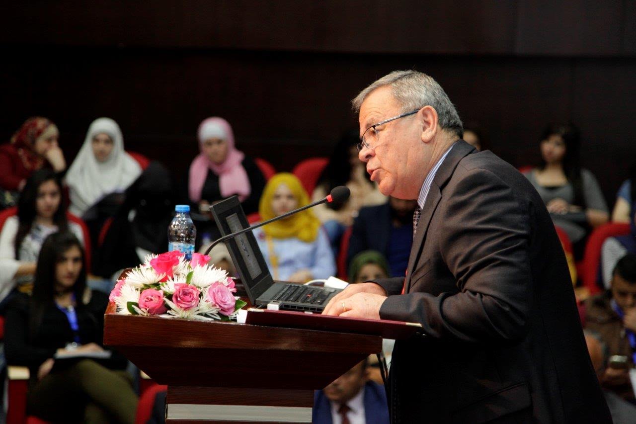 البترا تفتتح المؤتمر العاشر لكلية الصيدلية