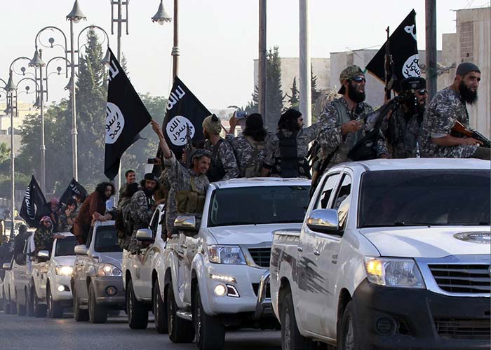 الطيران العراقي يدمر رتلا لداعش شمال