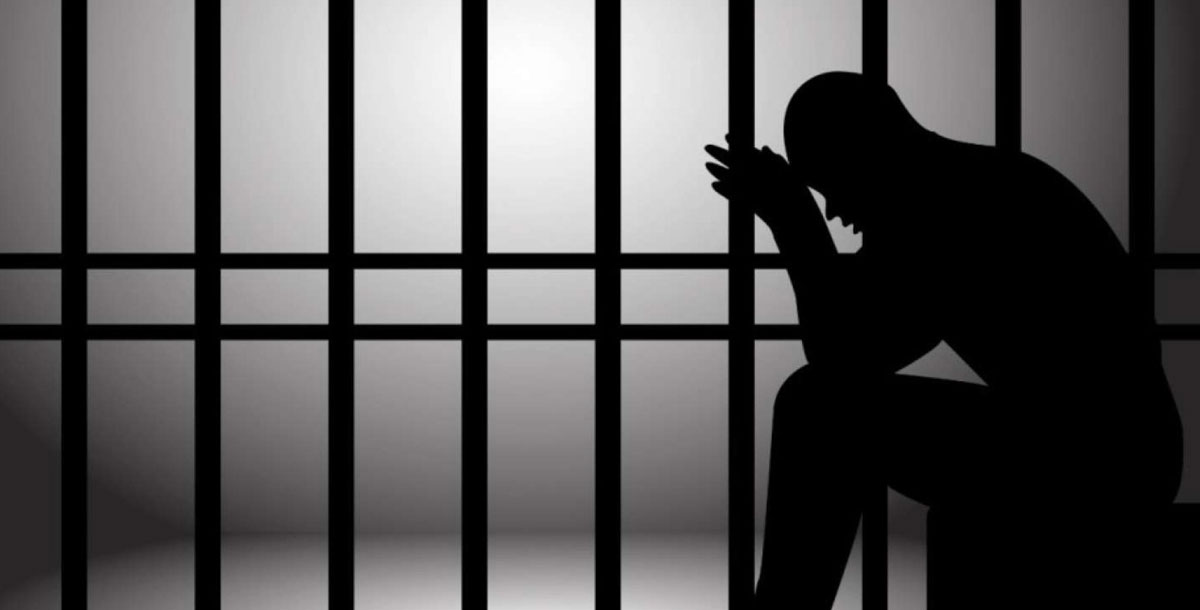 إبعاد عربي عن الإمارات بعد هتكه