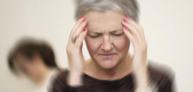 ما سبب الدوار بعد النهوض من