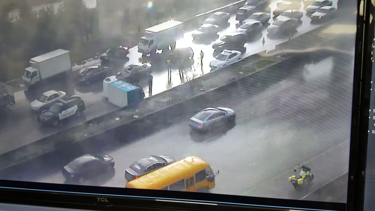بالصور.. حادث سير يسبب أزمة مرورية