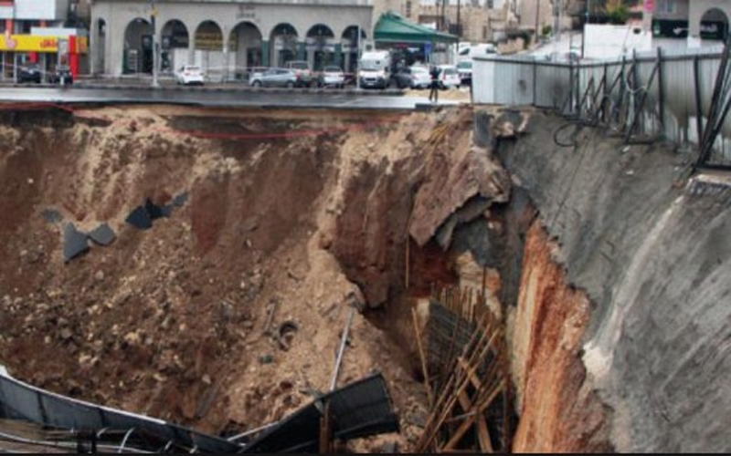 عمان : إصابة شخص اثر انهيار