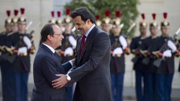 هولاند في قطر لتوقيع عقد بيع