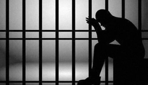 حبس شاب احتجز ابنة عمته للضغط
