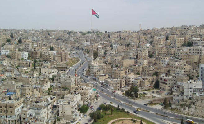 طقس بارد وغائم وفرصة لزخات مطرية