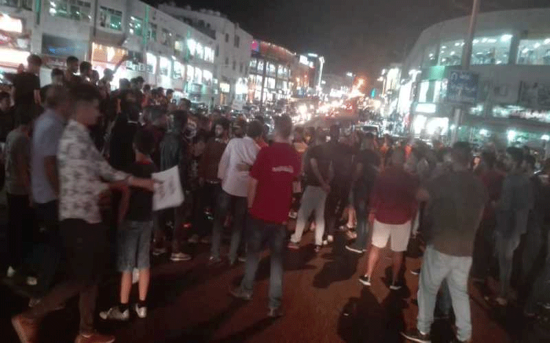 شعوذة الدجاجة السياسية.. الرسمي لم يشتم