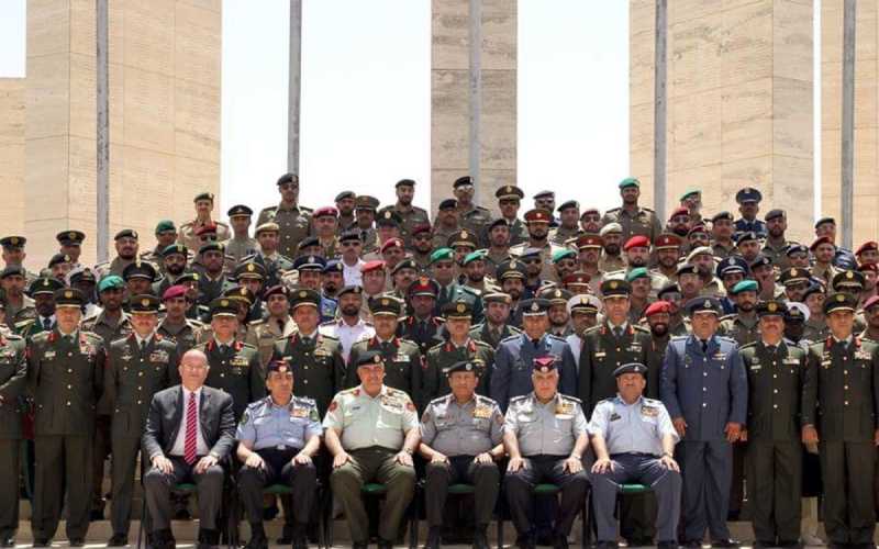 مندوبا عن الملك رئيس هيئة الأركان