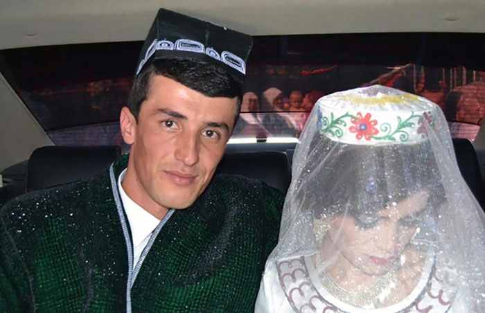 رئيس دولة اسلامية يأمر بزواج شاب