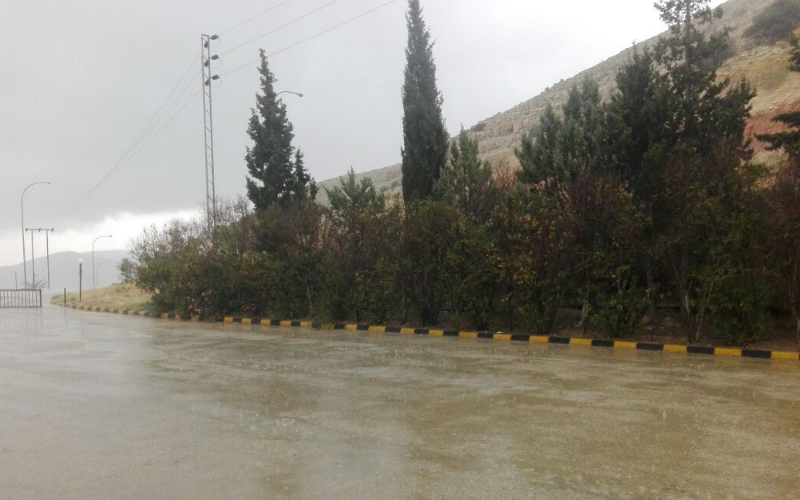 هطول غزير للأمطار بالبترا .. وسلطة