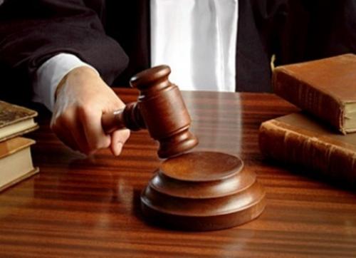 البراءة لمدرس وحارس مدرسة من تهمة