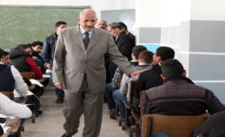 الذنيبات يتفقد مركز تصحيح أوراق امتحان