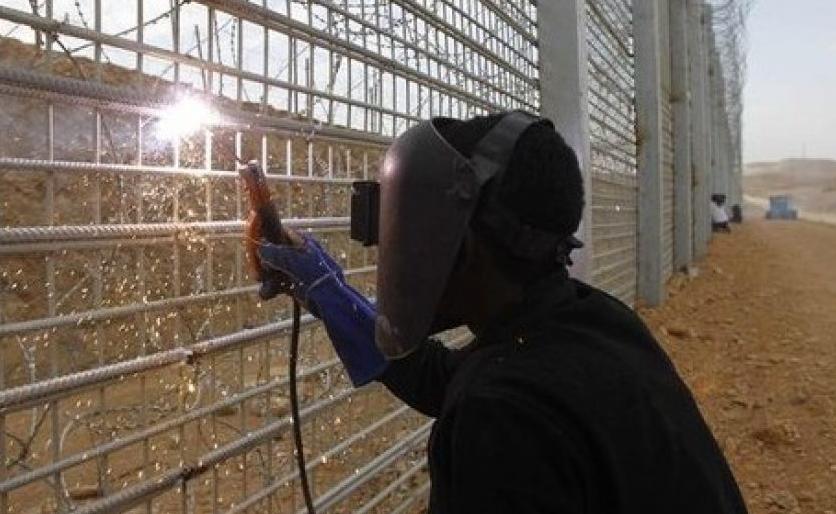 إسرائيل تبني سياجها الخامس على حدود