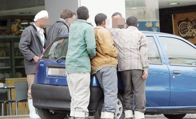 (العمل): حملات مكثفة لمراقبة العمال الوافدين