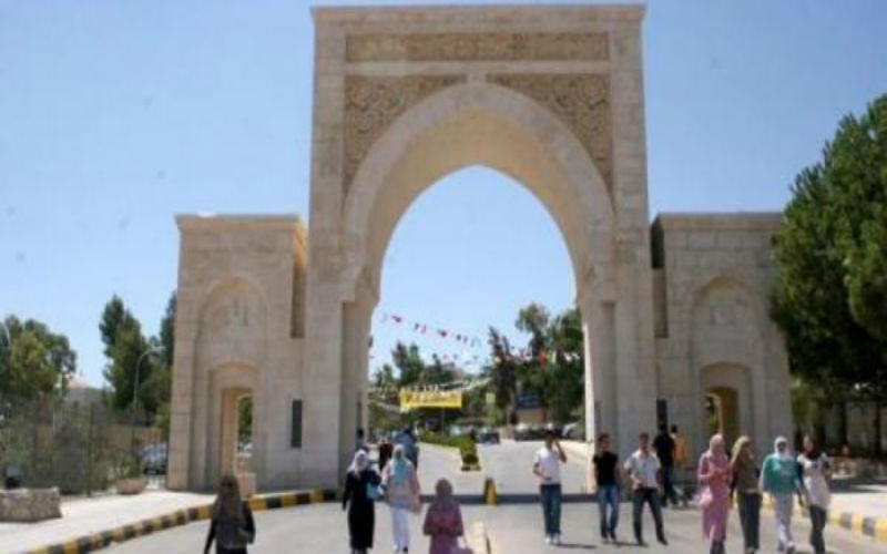 البوليتكنك تفصل طلابا واعضاء في مجلس