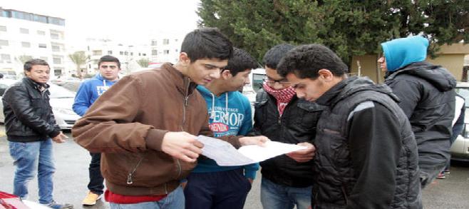 طلبة توجيهي يشتكون من صعوبة امتحان