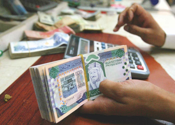 السعودية بدأت بسحب عشرات المليارات من
