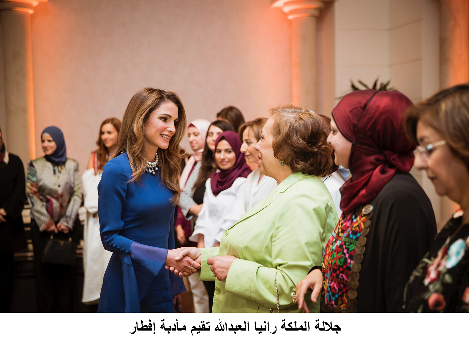 الملكة تقيم مأدبة إفطار في رغدان