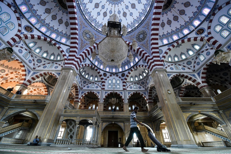 غروزني الخارجة من تحت الانقاض تتحول