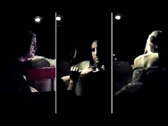 بالفيديو .. عروس تهاجم عريسها في