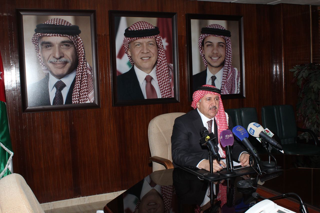 وزير المياه يدعو الأردنيين للاستفادة من
