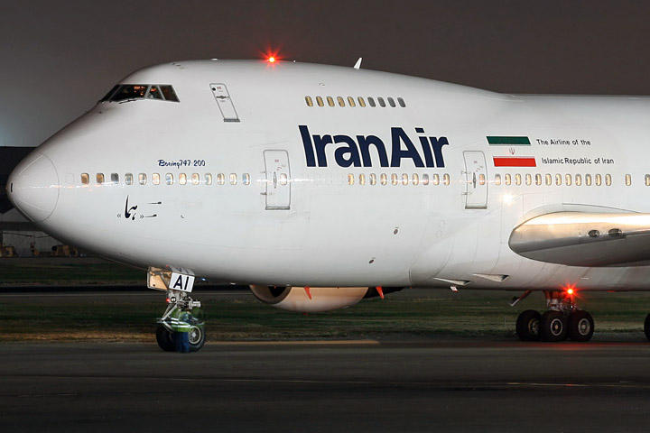 ايران ترسل 5 طائرات تحمل مواد
