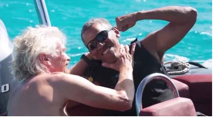 بالفيديو: أوباما يستمتع على الأمواج
