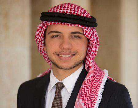 ولي العهد يرعى حفل تخريج طلبة