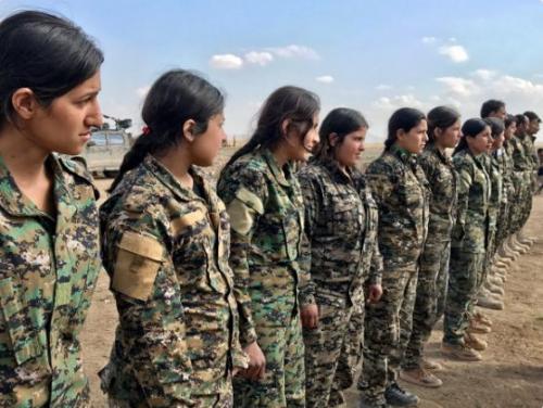 الخارجية الأمريكة تنشر صورة لمجندات سوريا