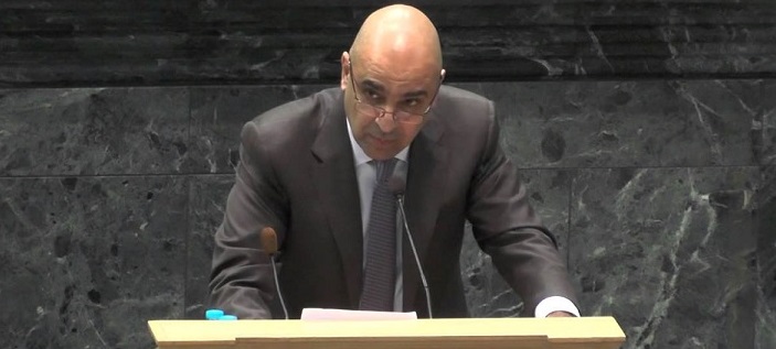 النائب خوري: السياسة اختارت بلاتر وفيفا