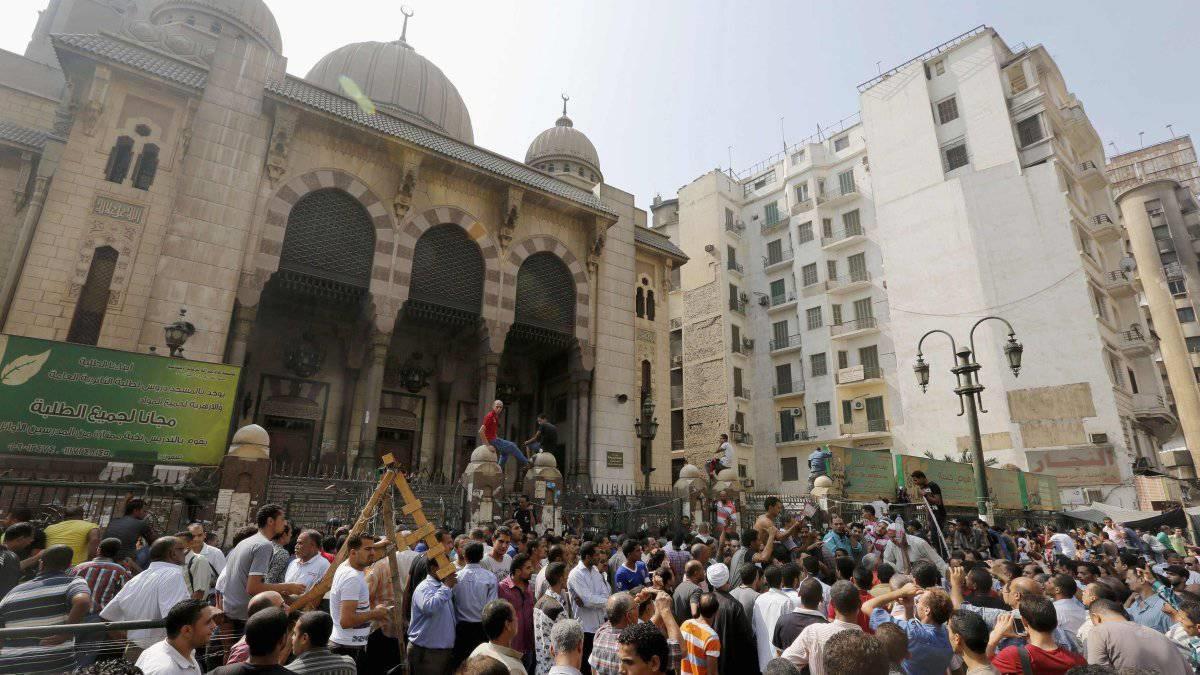 تأجيل محاكمة 494 مصريا في قضية