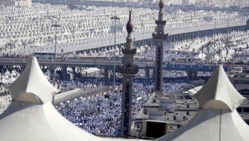 الحجاج يتوافدون إلى مشعر منى لقضاء